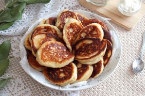 Оладьи с творогом на дрожжах