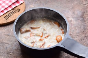 Овсяная каша с сушеными яблоками