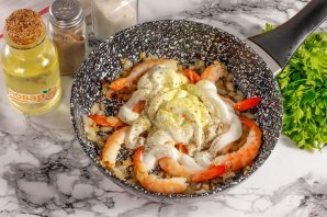 Паста с креветками в сметанном соусе