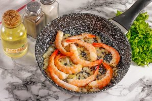 Паста с креветками в сметанном соусе