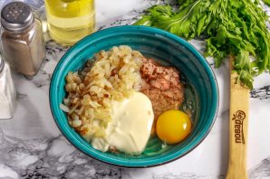 Пирог из карпа с луком в духовке