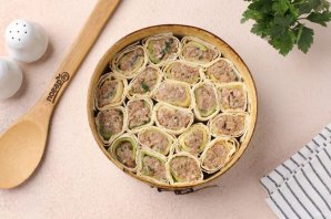 Пирог из лаваша с фаршем и кабачком