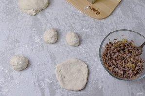 Пирожки жареные с мясом