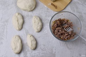 Пирожки жареные с мясом