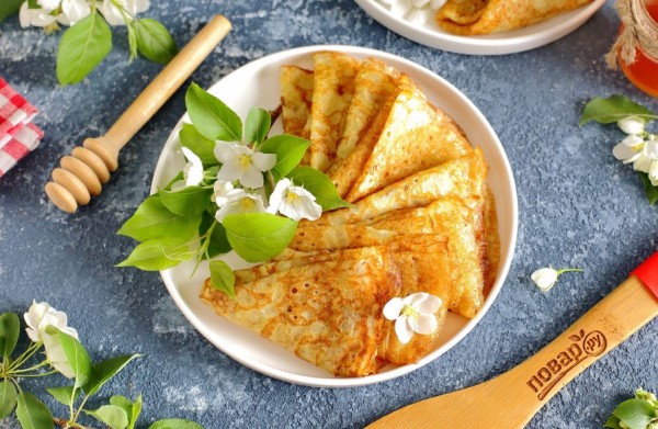 Почему на Масленицу пекут блины        