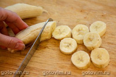 Пышные оладьи с бананами в карамели Пышные оладьи с бананами в карамели