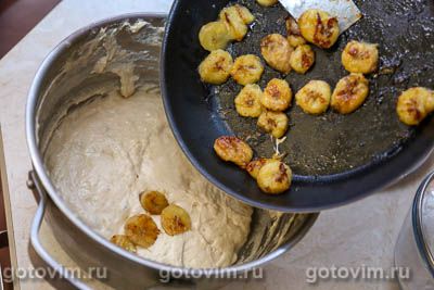 Пышные оладьи с бананами в карамели Пышные оладьи с бананами в карамели