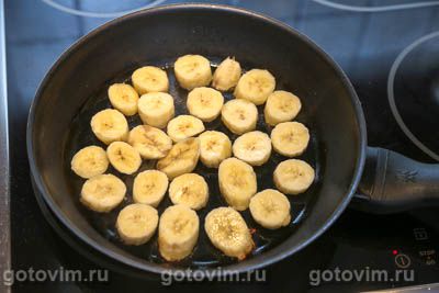 Пышные оладьи с бананами в карамели Пышные оладьи с бананами в карамели