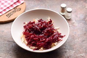 Салат из свеклы, граната и яблока