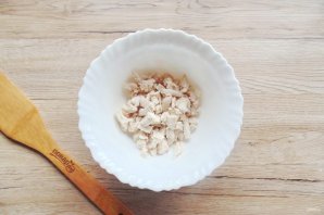 Салат с ананасом и маринованным луком