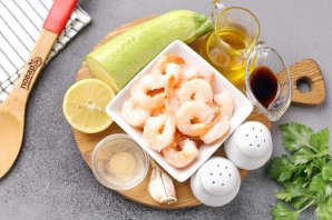 Салат с креветками и цукини