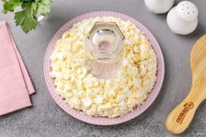 Салат с курицей и клюквой