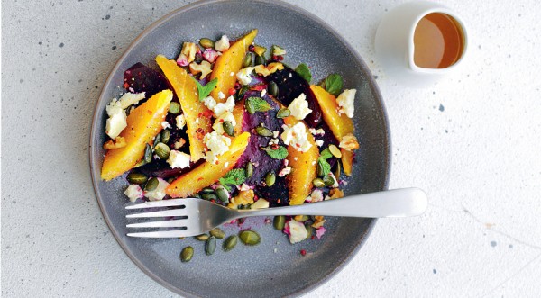 Салат с отборными апельсинами, фетой и свеклой, пошаговый рецепт с фото