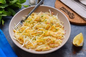 Салат с сельдереем и сыром