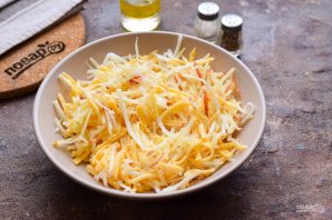 Салат с сельдереем и сыром