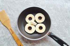 Шницель из свинины с яблоком