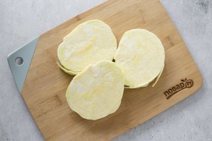 Стейки из капусты на сковороде