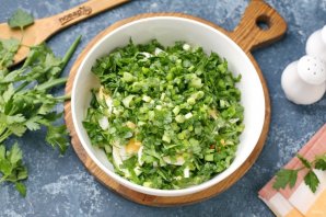 Весенний салат с огурцом и яйцом