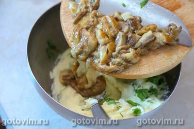 Запеканка из картофельного пюре с солеными грибами Запеканка из картофельного пюре с солеными грибами