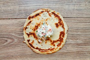 Блинные мешочки с начинкой из семги