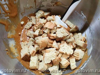 Десерт «Муравейник» с жареным миндалем Десерт «Муравейник» с жареным миндалем