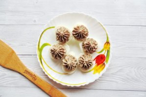 Фаршированные яйца с печенью и грибами