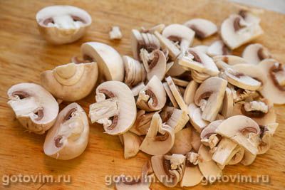 Гороховое пюре с жареными грибами