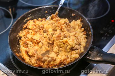 Гороховое пюре с жареными грибами