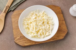 Гренки с яйцом и плавленым сыром