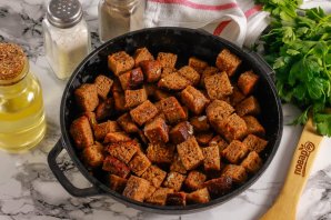 Кириешки из хлеба в духовке