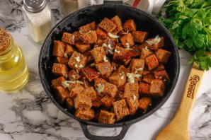 Кириешки из хлеба в духовке