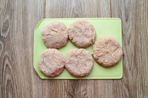 Куриные котлеты с кабачком в мультиварке