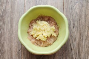 Куриные котлеты с кабачком в мультиварке