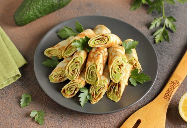 Масленица идет! 7 рецептов блинов на каждый день: на молоке, кефире, ажурные, с начинками        