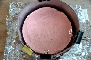 Муссовый торт с лимоном и клубникой