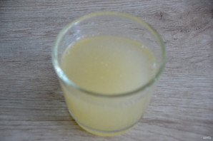 Муссовый торт с лимоном и клубникой