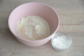 Муссовый торт с лимоном и клубникой