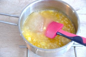 Муссовый торт с лимоном и клубникой