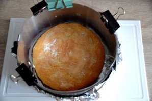 Муссовый торт с лимоном и клубникой