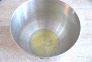 Муссовый торт с лимоном и клубникой