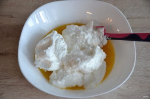 Муссовый торт с лимоном и клубникой