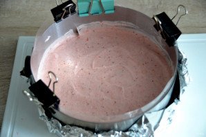 Муссовый торт с лимоном и клубникой