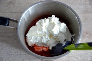 Муссовый торт с лимоном и клубникой