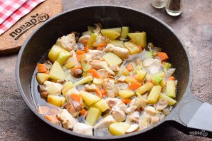 Овощное рагу с курицей Овощное рагу с курицей