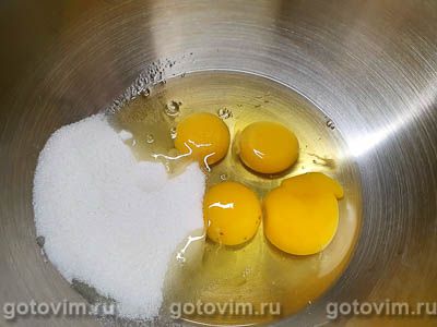 Рулет «Сникерс» с арахисовой карамелью Рулет «Сникерс» с арахисовой карамелью