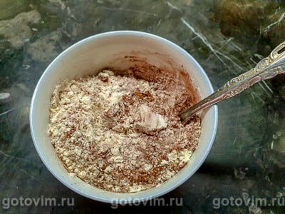 Рулет «Сникерс» с арахисовой карамелью Рулет «Сникерс» с арахисовой карамелью