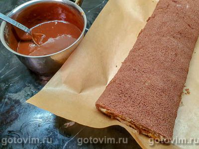 Рулет «Сникерс» с арахисовой карамелью Рулет «Сникерс» с арахисовой карамелью