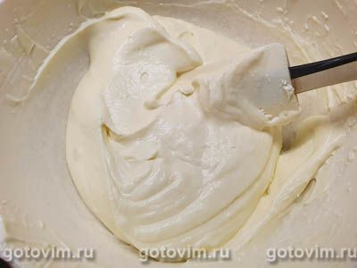 Рулет «Сникерс» с арахисовой карамелью Рулет «Сникерс» с арахисовой карамелью