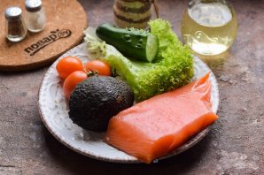 Салат с авокадо и семгой Салат с авокадо и семгой