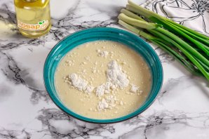 Салат с блинами и огурцом